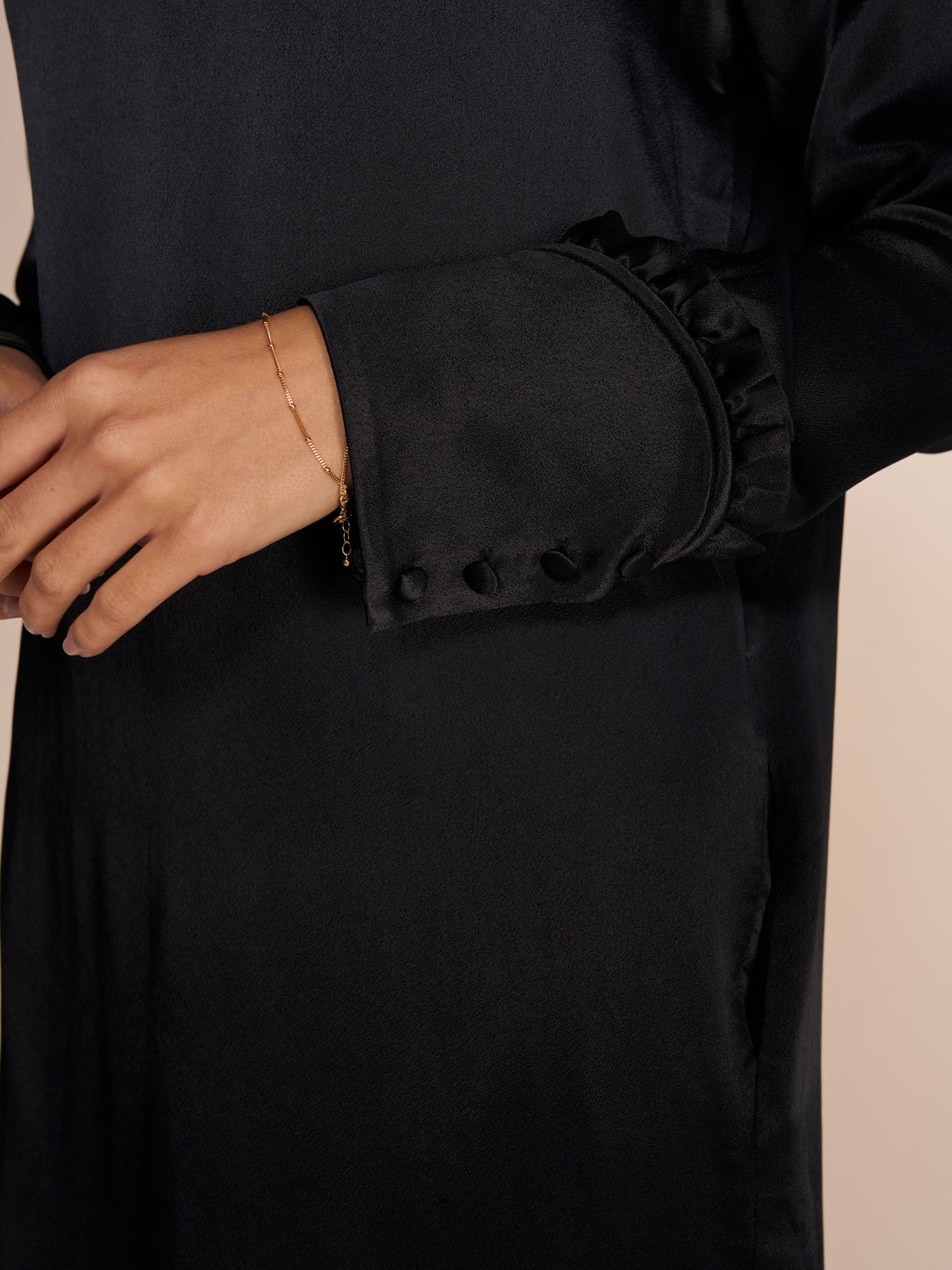 Modelshot / Black / Detail